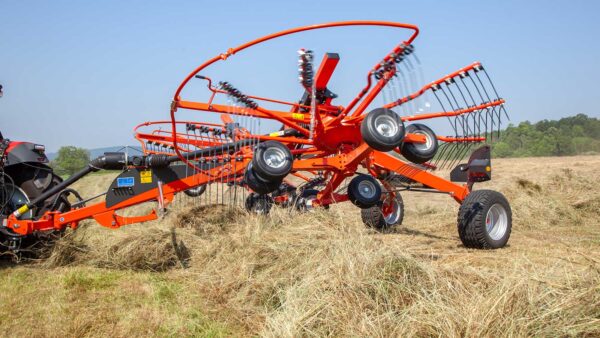 KUHN GA 1031 - cirkelhark met twee rotoren en middenafleg