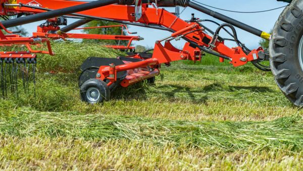 KUHN GA 1031 - cirkelhark met twee rotoren en middenafleg