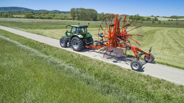 KUHN GA 1031 - cirkelhark met twee rotoren en middenafleg