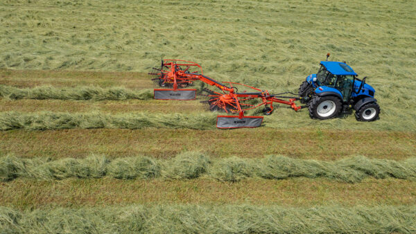 KUHN GA 1032 - cirkelhark met twee rotoren en zijafleg
