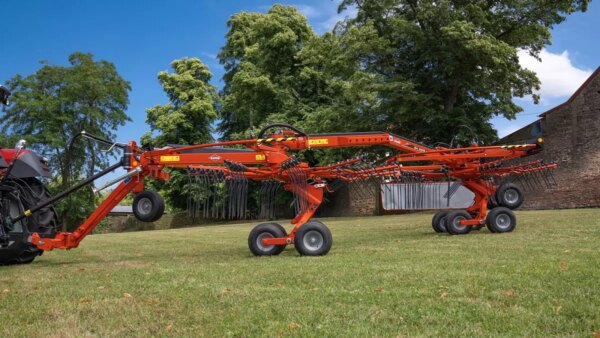 KUHN GA 1032 - cirkelhark met twee rotoren en zijafleg