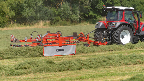 KUHN GA 1032 - cirkelhark met twee rotoren en zijafleg