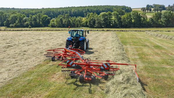 KUHN GA 1032 - cirkelhark met twee rotoren en zijafleg