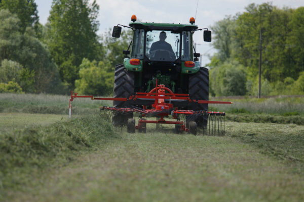 KUHN GA 300 / 1001 GM - cirkelhark met één rotor voor kleine bedrijven