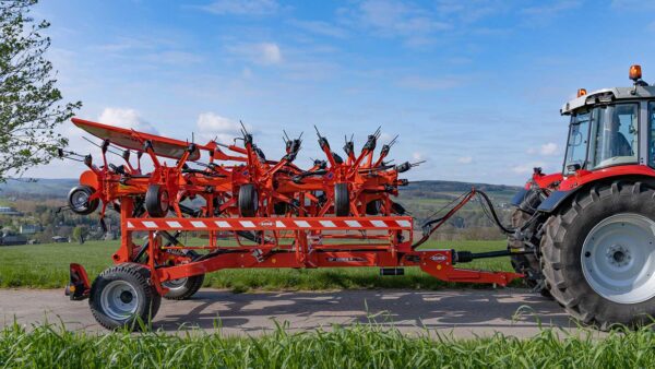 KUHN GF 13003 T - getrokken schudder van 13 meter