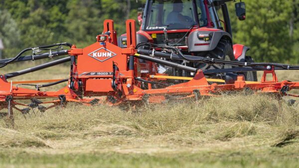 KUHN GF 15003 T / 17003 T - getrokken schudder met grote werkbreedte