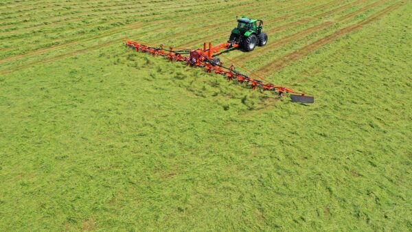 KUHN GF 15003 T / 17003 T - getrokken schudder met grote werkbreedte