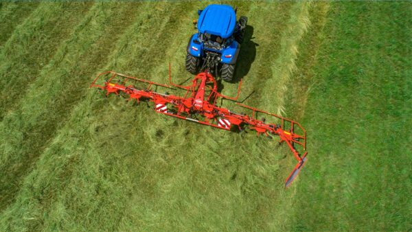 KUHN GF 8700 - aanbouw schudder voor kleinere tractoren