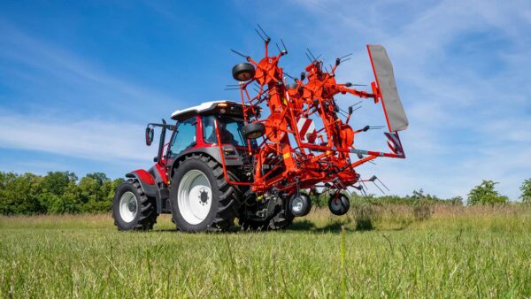 KUHN GF 8700 - aanbouw schudder voor kleinere tractoren