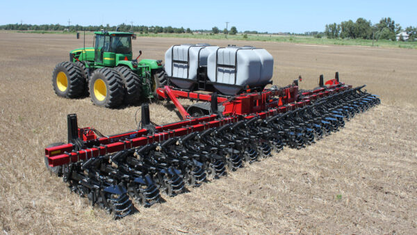 KUHN GLADIATOR 1210 - getrokken strip-till systeem