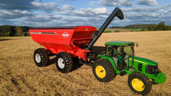 KUHN GRAIN MAX - overlaadwagen voor de oogst