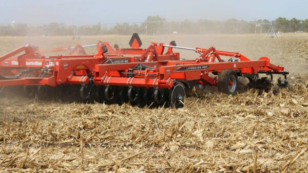 KUHN LANDSAVER 4810 - diepwoeler met kouters