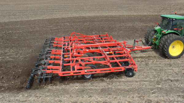 KUHN LANDSMAN 6205 - cultivator met vierstaps grondbewerking