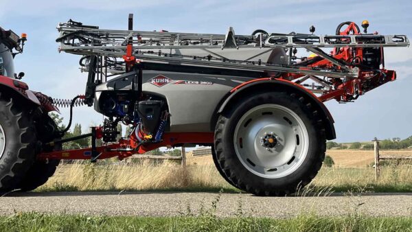 KUHN LEXIS - getrokken veldspuit