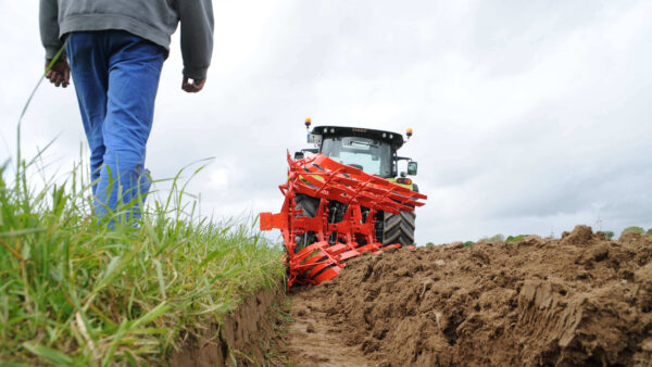 KUHN MASTER 103 - aanbouw wentelploeg voor kleinere tractoren