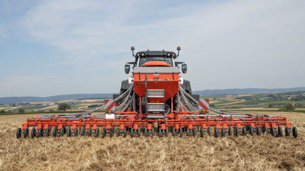 KUHN MEGANT - aanbouw tandzaaimachine voor min-till