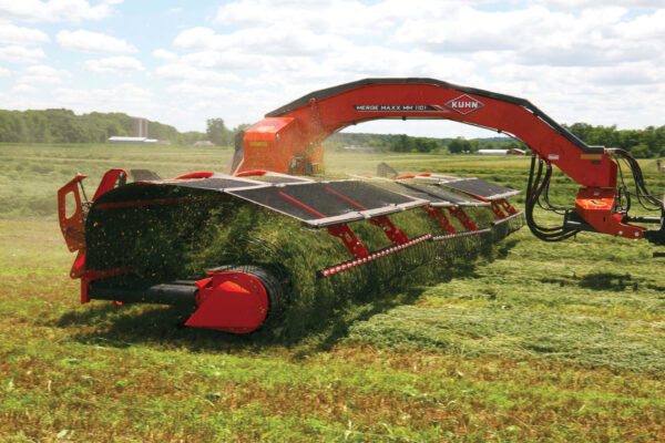KUHN MERGE MAXX 1101 / 1301 - bandhark met grote werkbreedte