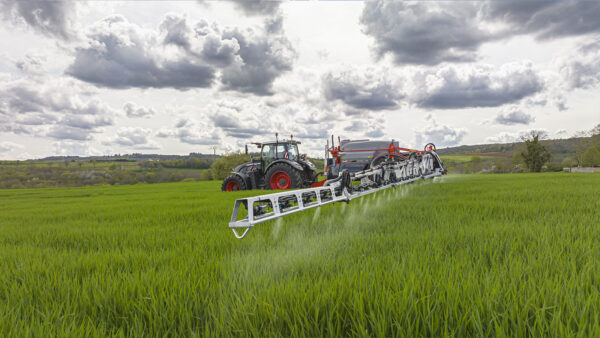 KUHN METRIS 2 - getrokken veldspuit