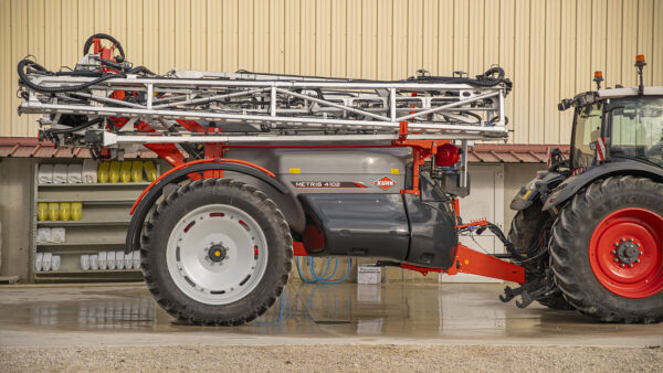 KUHN METRIS 2 - getrokken veldspuit