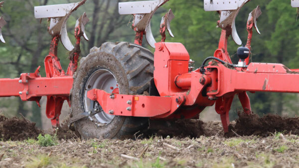 KUHN MULTI-LEADER XT - halfgedragen wentelploeg met enkel wiel