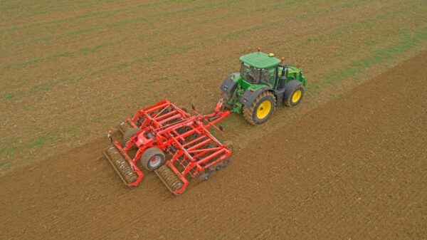 KUHN OPTIMER - stoppelcultivator met onafhankelijke schijven