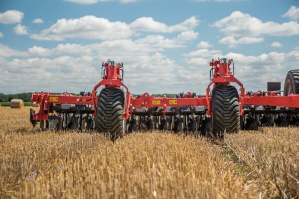 KUHN OPTIMER - stoppelcultivator met onafhankelijke schijven