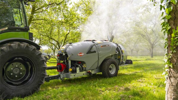 KUHN PDF 2 - instap getrokken boomgaard- en wijngaardspuit