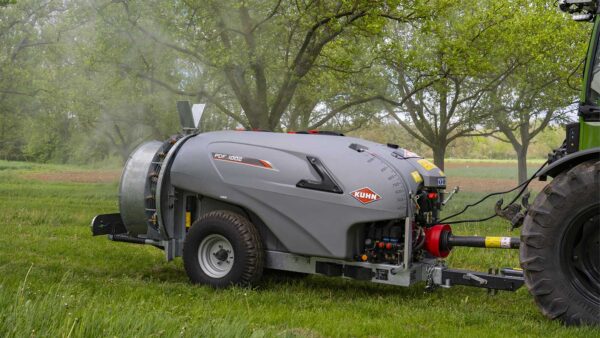 KUHN PDF 2 - instap getrokken boomgaard- en wijngaardspuit