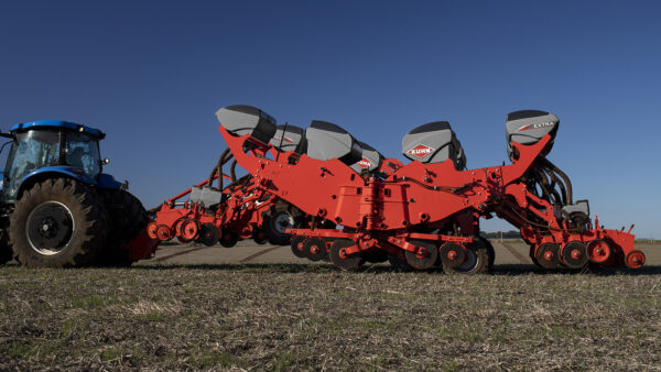 KUHN PRIME AT M - mechanische precisiezaaimachine met zelftransport