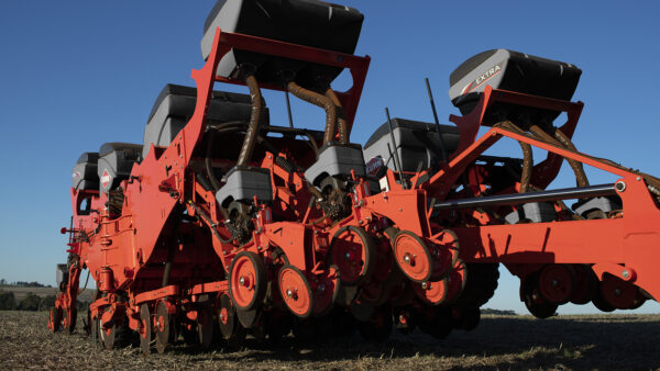 KUHN PRIME AT M - mechanische precisiezaaimachine met zelftransport