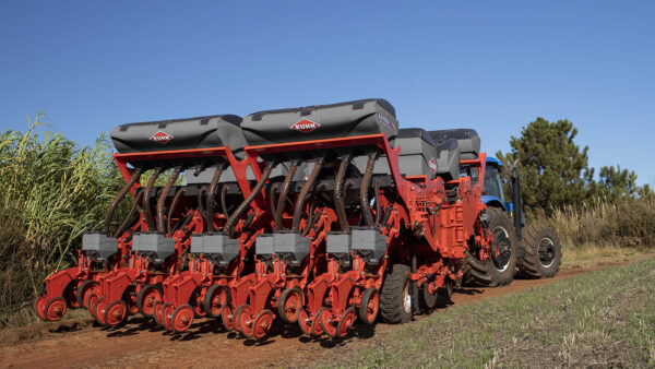 KUHN PRIME AT P - pneumatische precisiezaaimachine met zelftransport