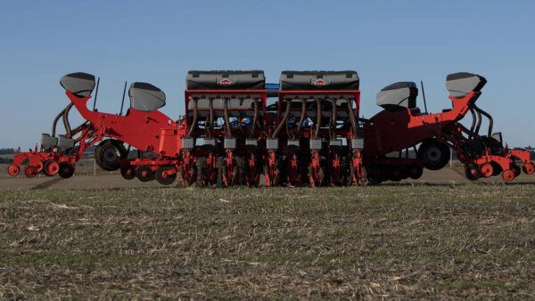 KUHN PRIME AT P - pneumatische precisiezaaimachine met zelftransport
