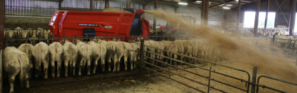 KUHN PRIMOR 15070 M - getrokken stroblazer en voerverdeler
