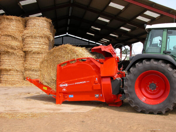 KUHN PRIMOR 2060 S - aanbouw stroblazer en voerverdeler