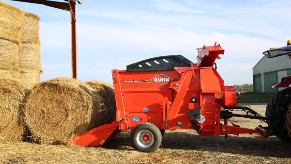 KUHN PRIMOR 3570 M - getrokken stroblazer en voerverdeler