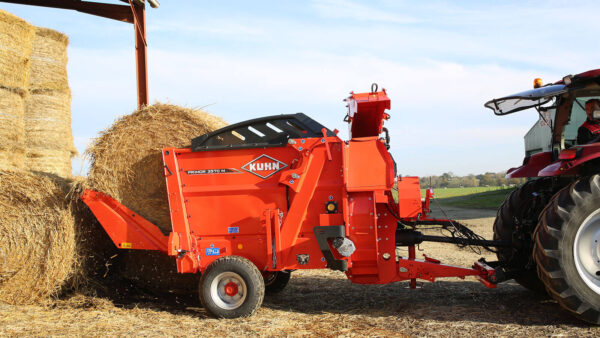 KUHN PRIMOR 3570 M - getrokken stroblazer en voerverdeler