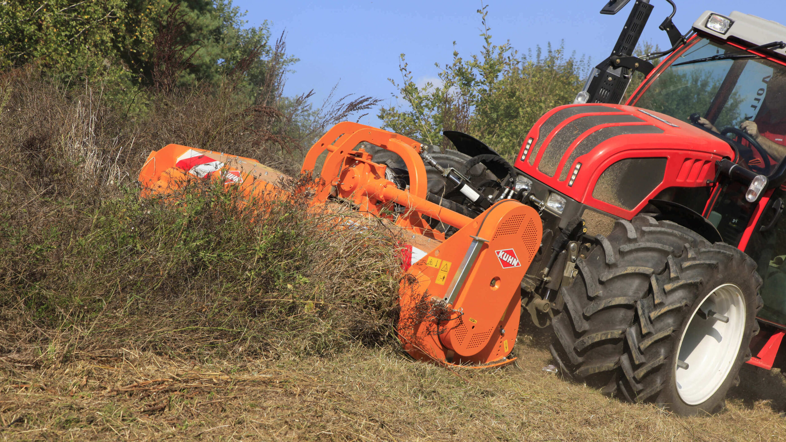 KUHN PRO - frontgedragen klepelmaaier voor hellingen - Afbeelding 3