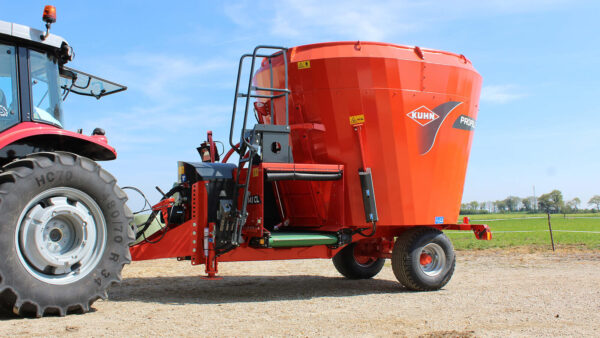 KUHN PROFILE 1 CL - voermengwagen met één vijzel en dwarsband