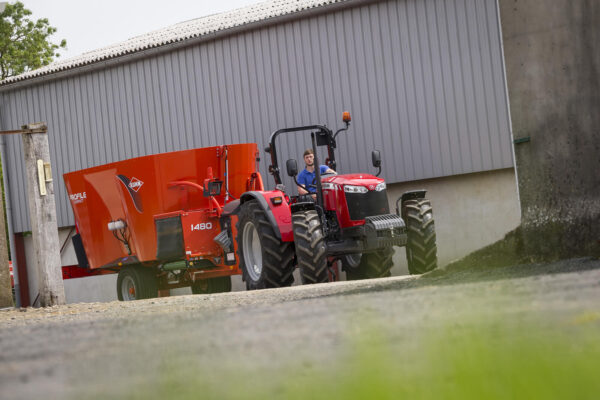 KUHN PROFILE 2 CS - compacte voermengwagen met twee vijzels en dwarsband