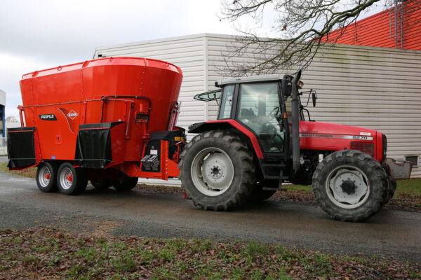 KUHN PROFILE 2 DL - voermengwagen met twee vijzels en zijverdeling