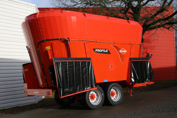 KUHN PROFILE 2 DL - voermengwagen met twee vijzels en zijverdeling