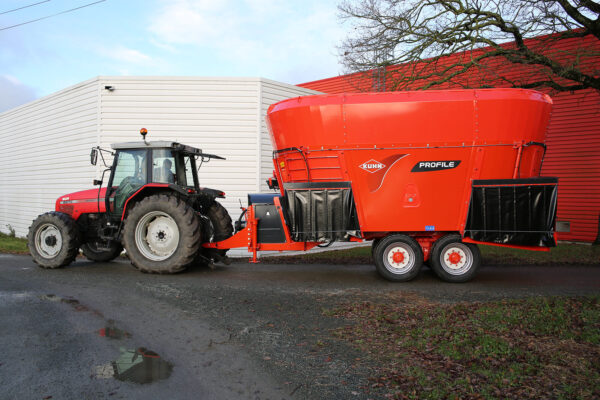 KUHN PROFILE 2 DL - voermengwagen met twee vijzels en zijverdeling