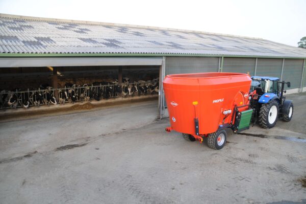 KUHN PROFILE 2 DS - compacte voermengwagen met twee vijzels en zijverdeling