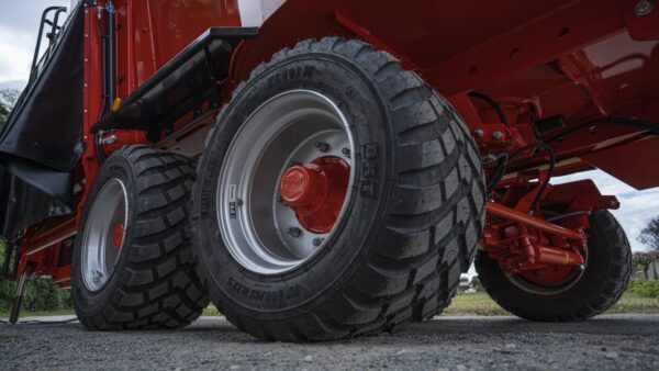 KUHN PROFILE 2 M - voermengwagen met twee vijzels