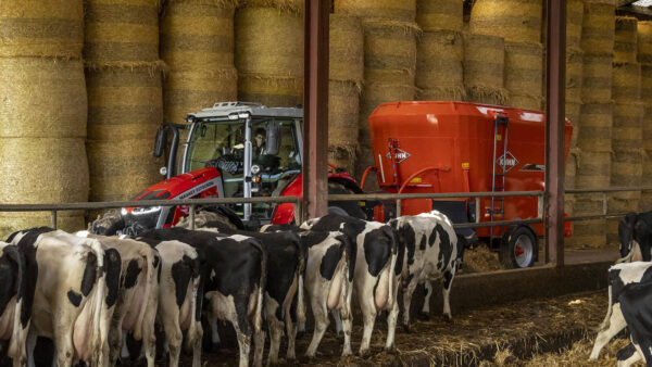 KUHN PROFILE CROSSMIX 2 CS - lage voermengwagen met twee vijzels