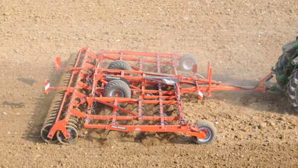 KUHN PROLANDER - vlakke cultivator met trillende tanden