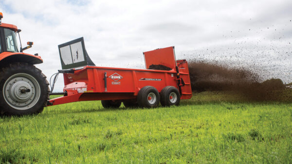 KUHN PS 235 / 242 ProSpread - stalmeststrooier met kettingbodem