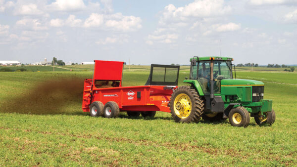 KUHN PS 235 / 242 ProSpread - stalmeststrooier met kettingbodem