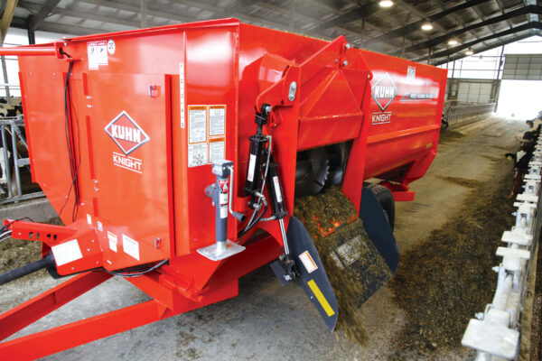KUHN RA 125 / 130 Reel Auggie - haspelvoermengwagen