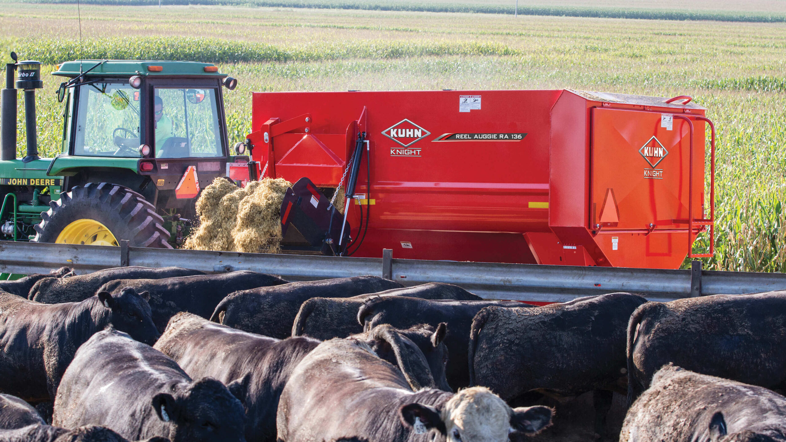KUHN RA 136 / 142 Reel Auggie - haspelvoermengwagen - Afbeelding 4